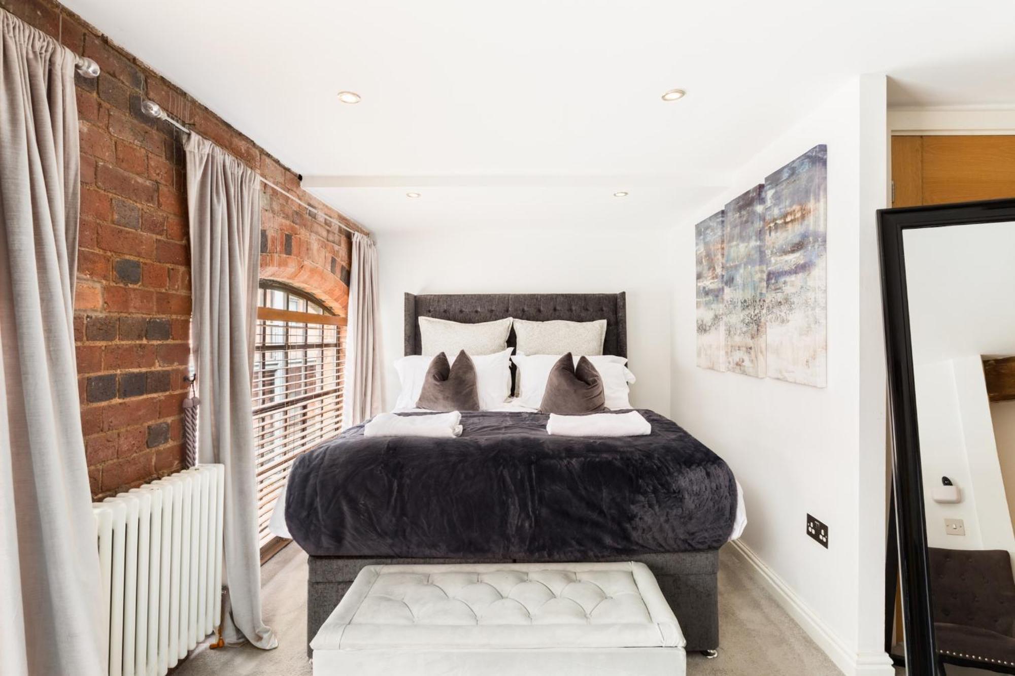 High End Luxury Townhouse In Jq, 4 Bedrooms, Flat Screen Tv In All Rooms, Free Parking, Near Birmingham City Centre Deposit Required Kültér fotó