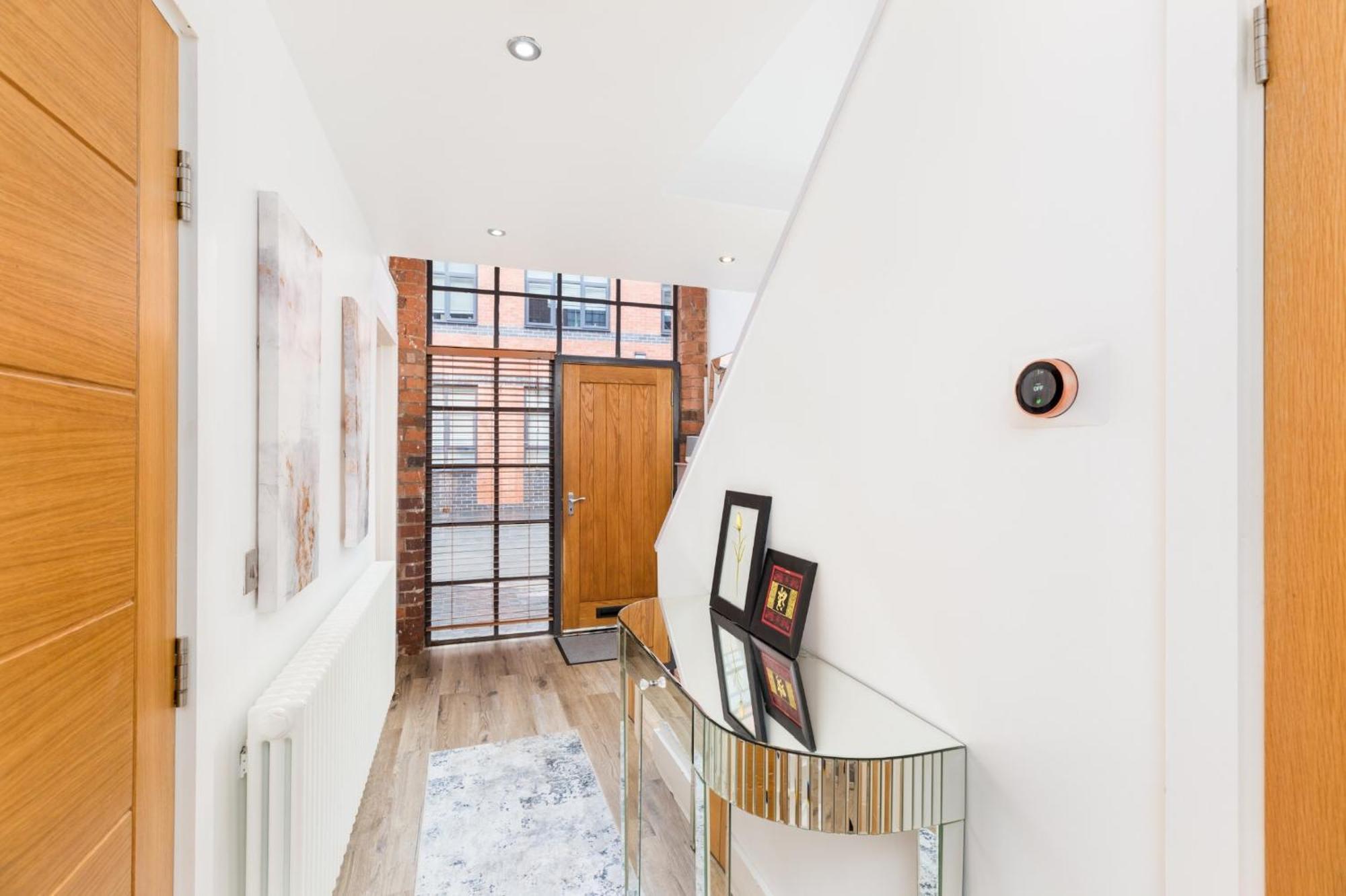 High End Luxury Townhouse In Jq, 4 Bedrooms, Flat Screen Tv In All Rooms, Free Parking, Near Birmingham City Centre Deposit Required Kültér fotó