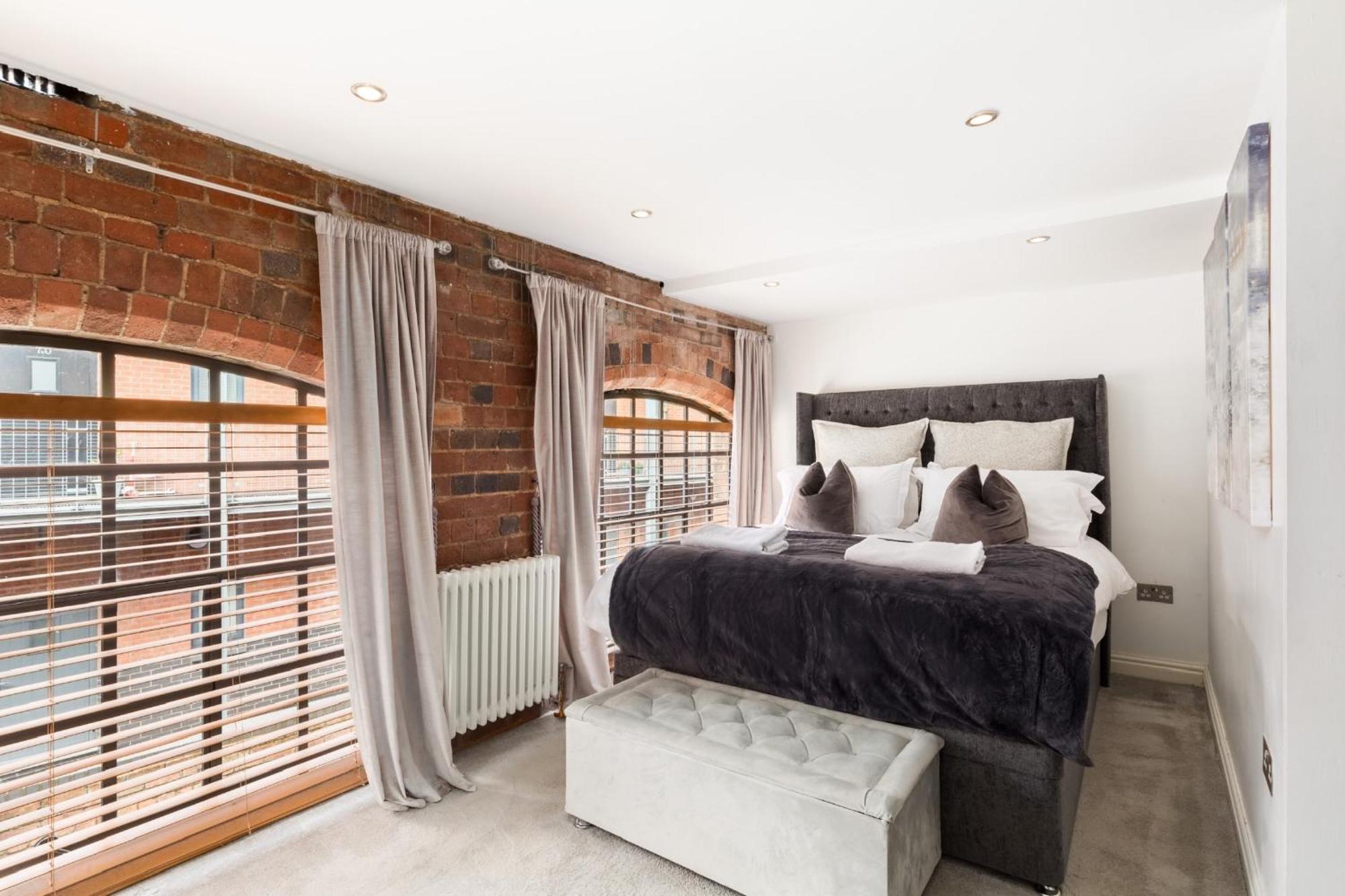 High End Luxury Townhouse In Jq, 4 Bedrooms, Flat Screen Tv In All Rooms, Free Parking, Near Birmingham City Centre Deposit Required Kültér fotó