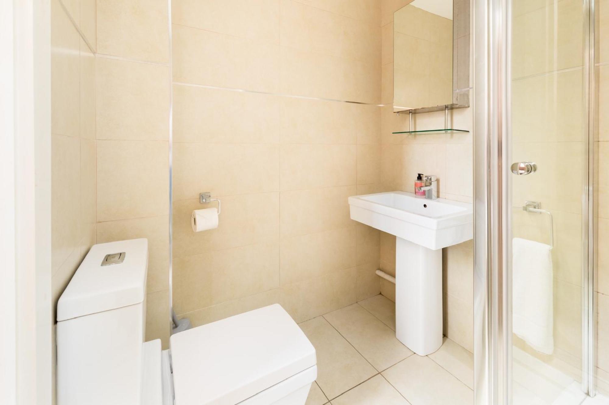 High End Luxury Townhouse In Jq, 4 Bedrooms, Flat Screen Tv In All Rooms, Free Parking, Near Birmingham City Centre Deposit Required Kültér fotó