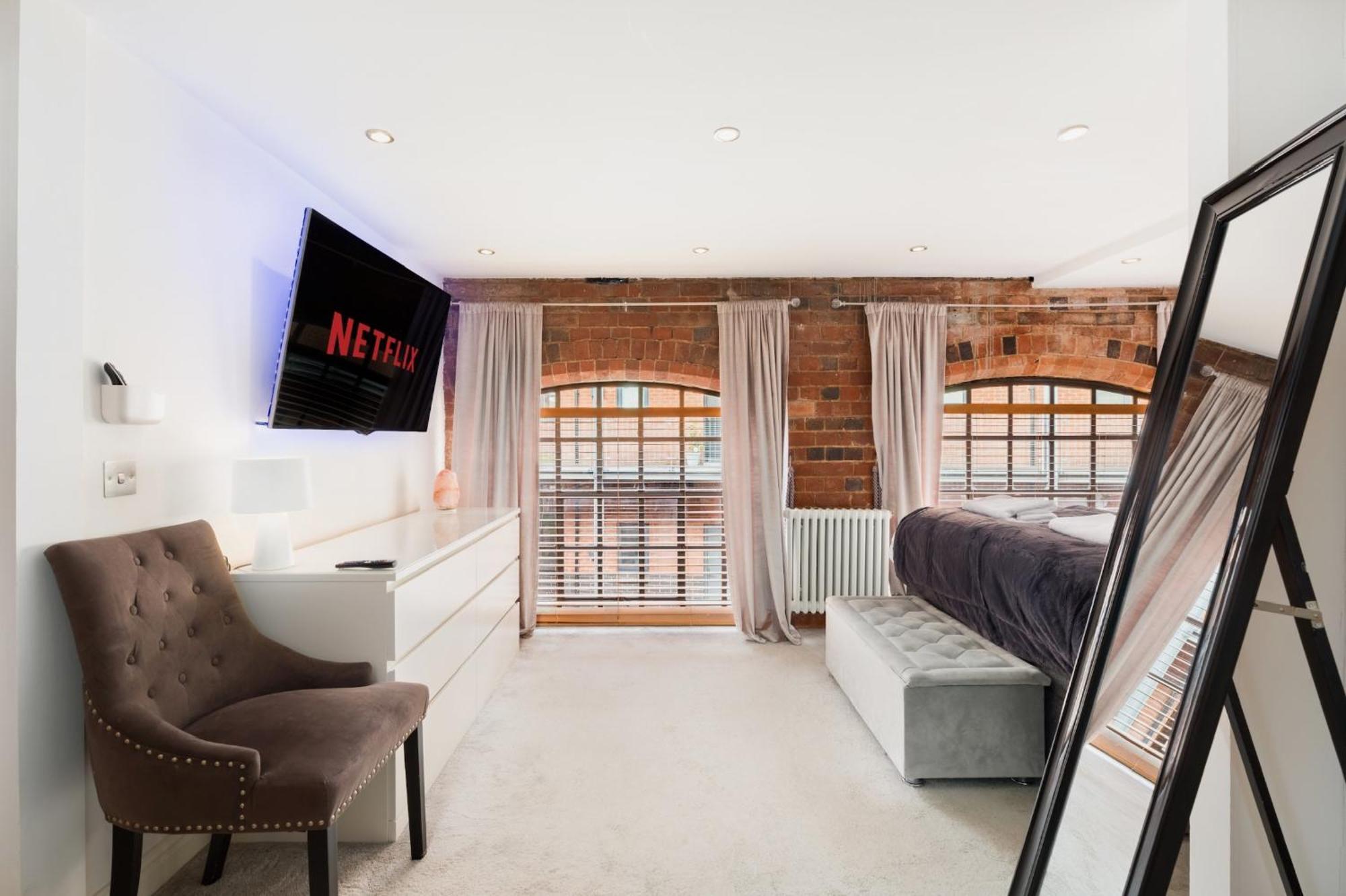High End Luxury Townhouse In Jq, 4 Bedrooms, Flat Screen Tv In All Rooms, Free Parking, Near Birmingham City Centre Deposit Required Kültér fotó